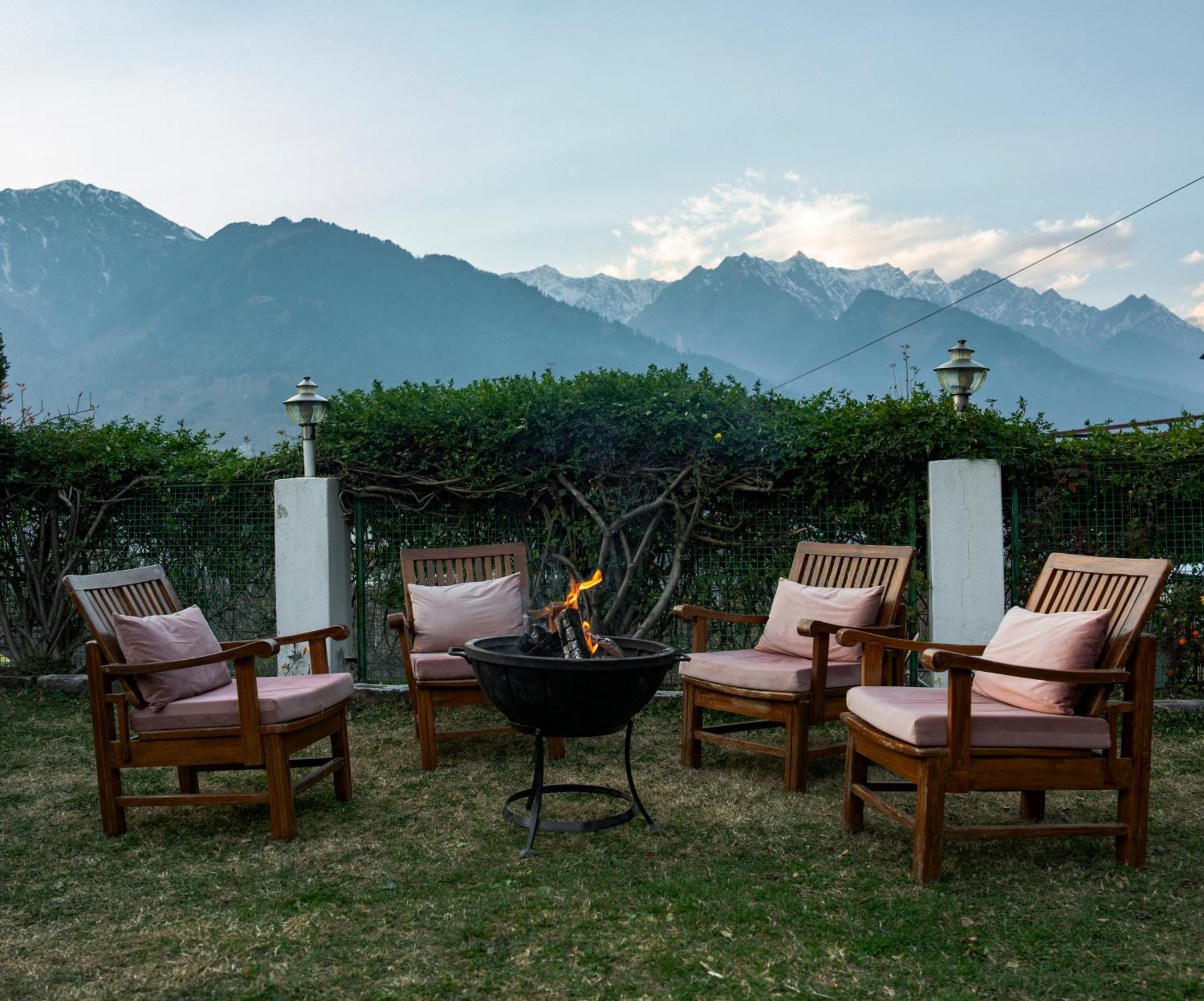 The Wooden Chalet, Manali Exteriér fotografie